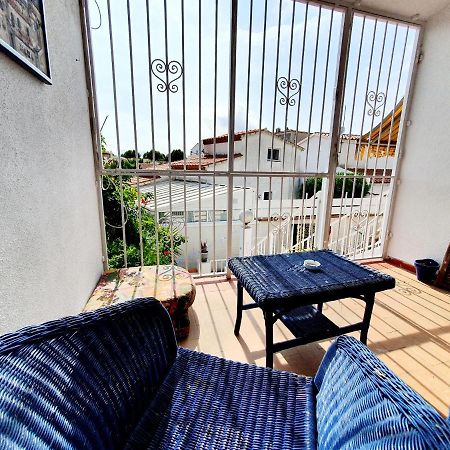 Bonita Casa Con Terraza Y Patio Empuriabrava Bagian luar foto